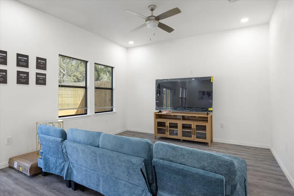 3605 Flint Rock Circle Granbury TX 76048