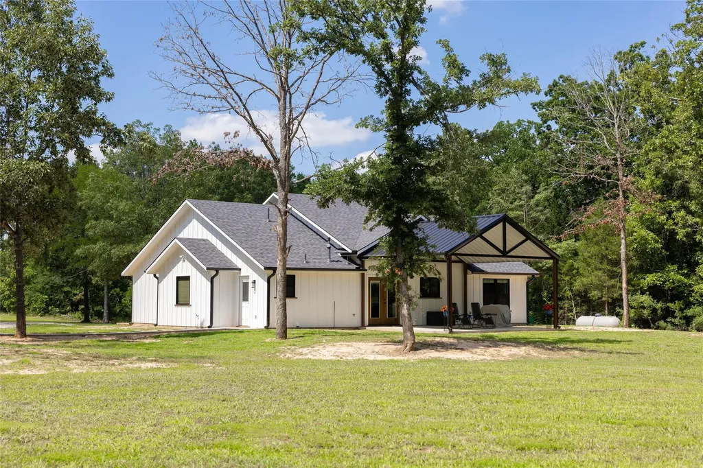 1756 County Road 45080 Road Powderly TX 75473
