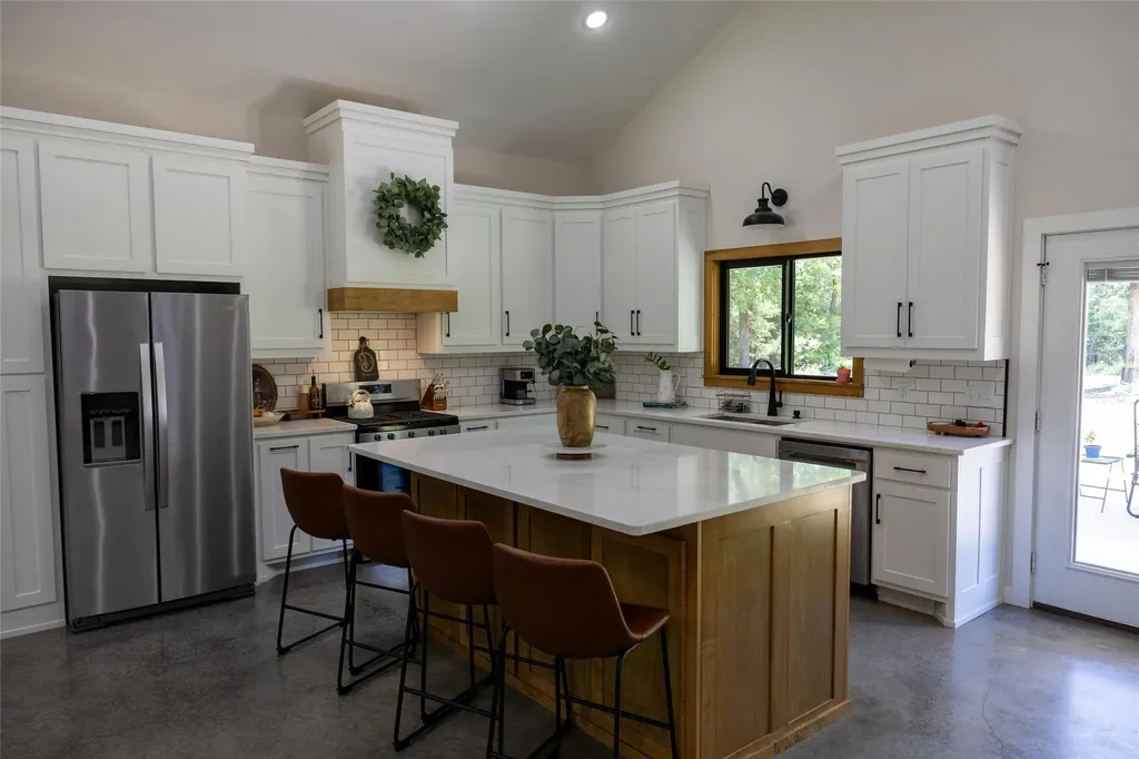 1756 County Road 45080 Road Powderly TX 75473