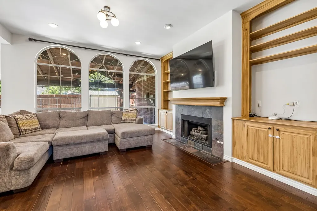 8710 Creekside Drive Rowlett TX 75089