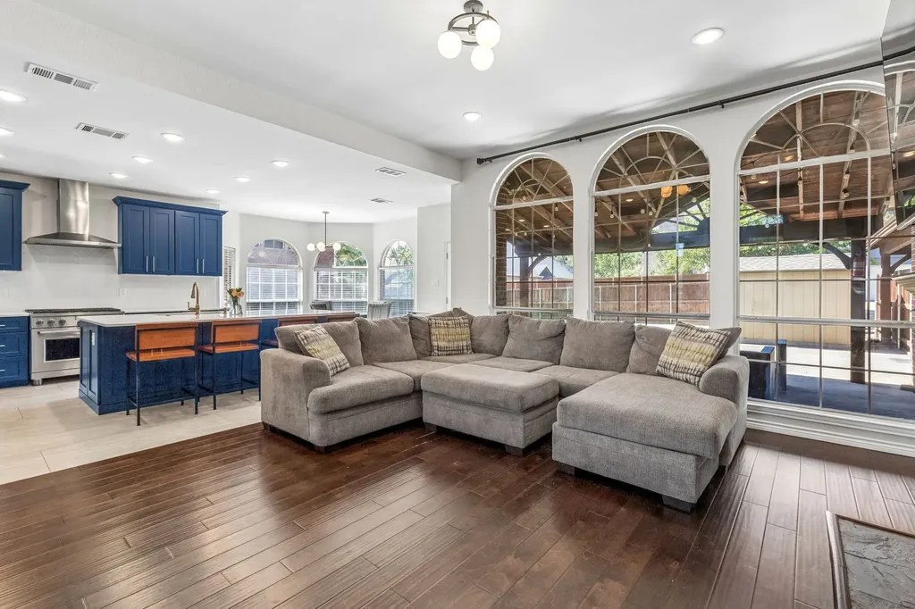 8710 Creekside Drive Rowlett TX 75089