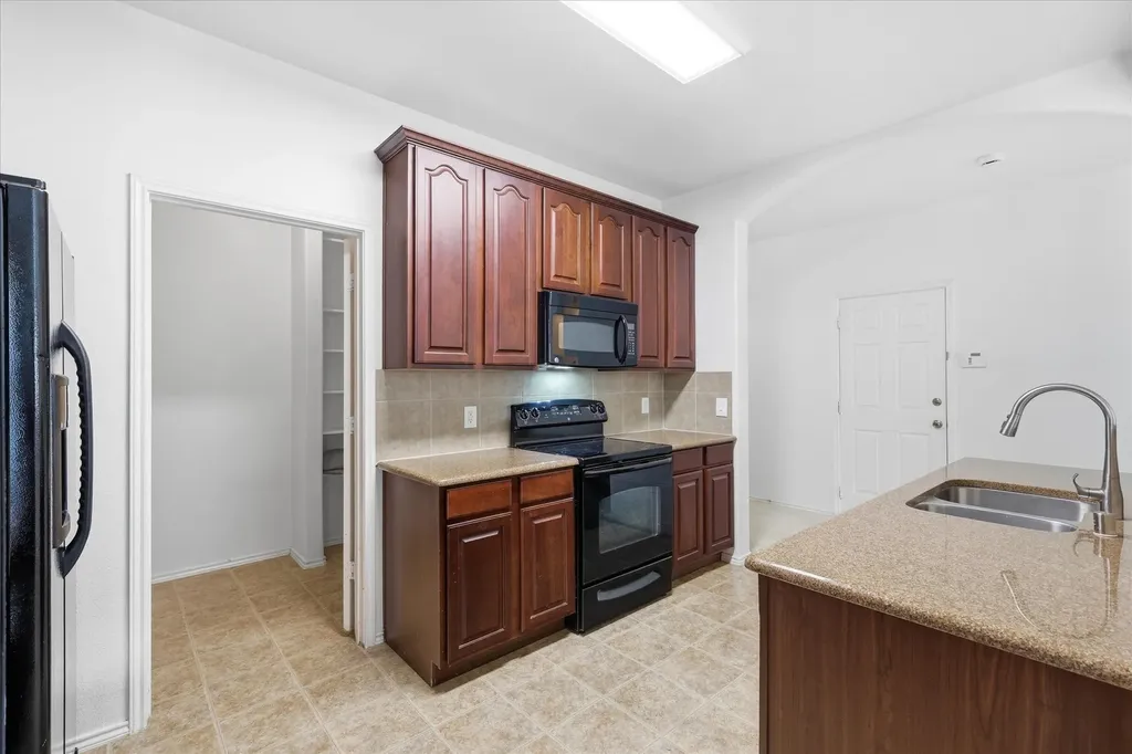 4709 Redbud Drive Denton TX 76208
