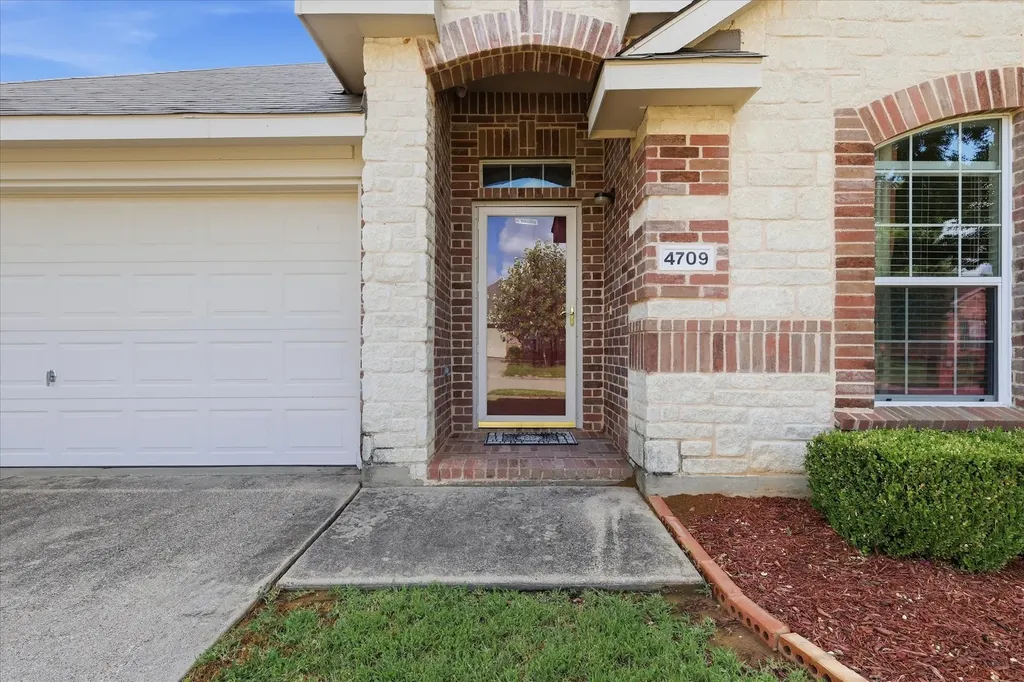 4709 Redbud Drive Denton TX 76208