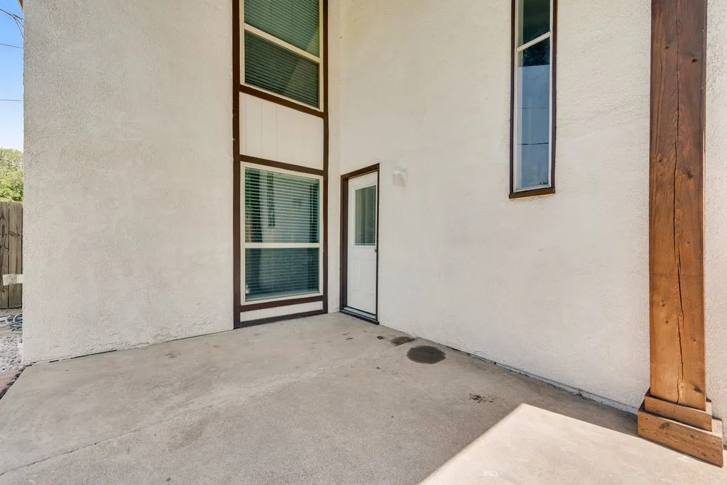 219 W Rochelle Road Irving TX 75062