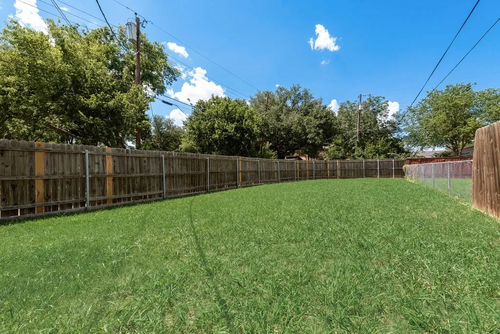 219 W Rochelle Road Irving TX 75062