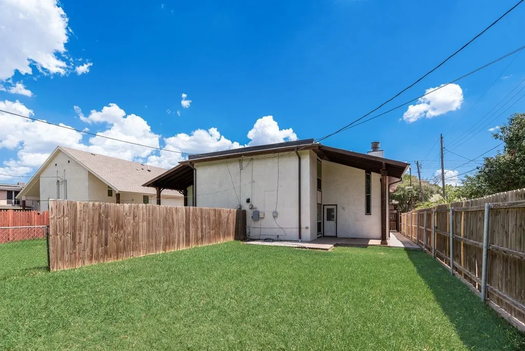 219 W Rochelle Road Irving TX 75062