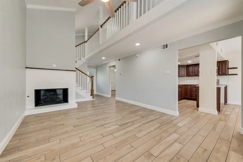219 W Rochelle Road Irving TX 75062