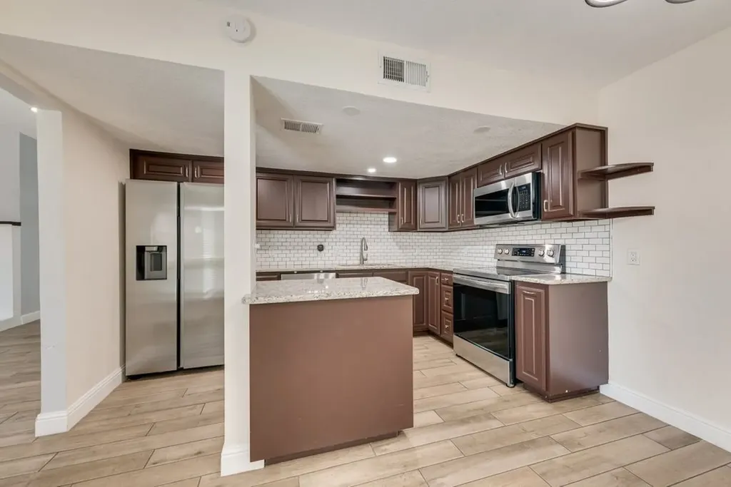 219 W Rochelle Road Irving TX 75062