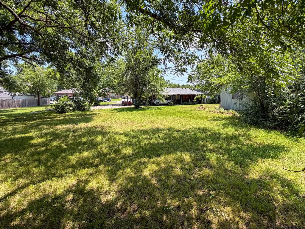 719 E Bullock Street Denison TX 75021