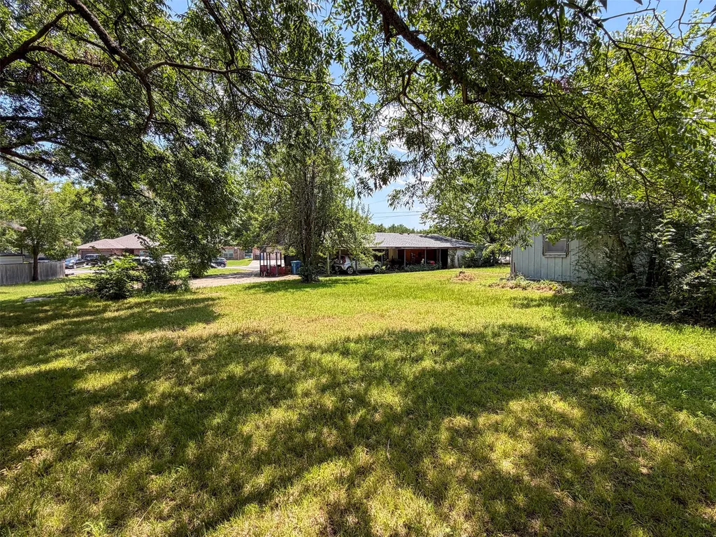 719 E Bullock Street Denison TX 75021