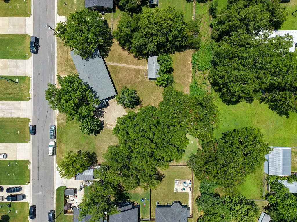 719 E Bullock Street Denison TX 75021