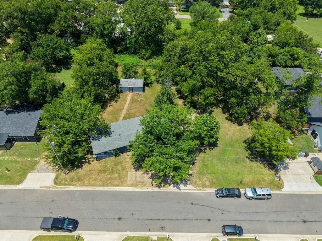 719 E Bullock Street Denison TX 75021