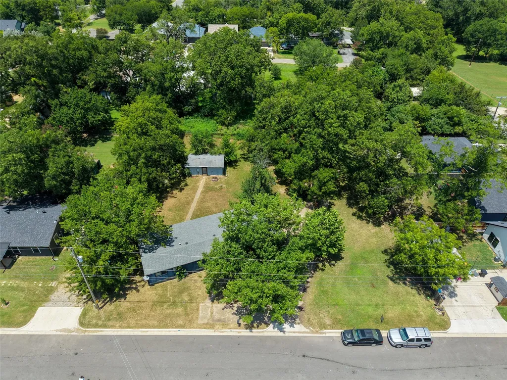 719 E Bullock Street Denison TX 75021