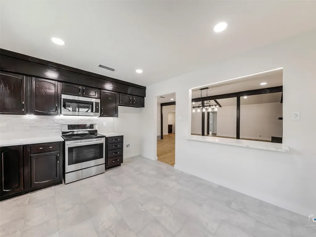 2212 Benbrook Drive Carrollton TX 75007