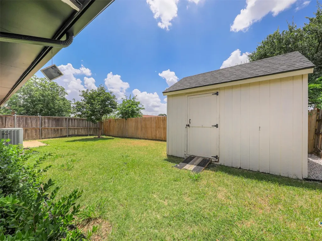 2212 Benbrook Drive Carrollton TX 75007