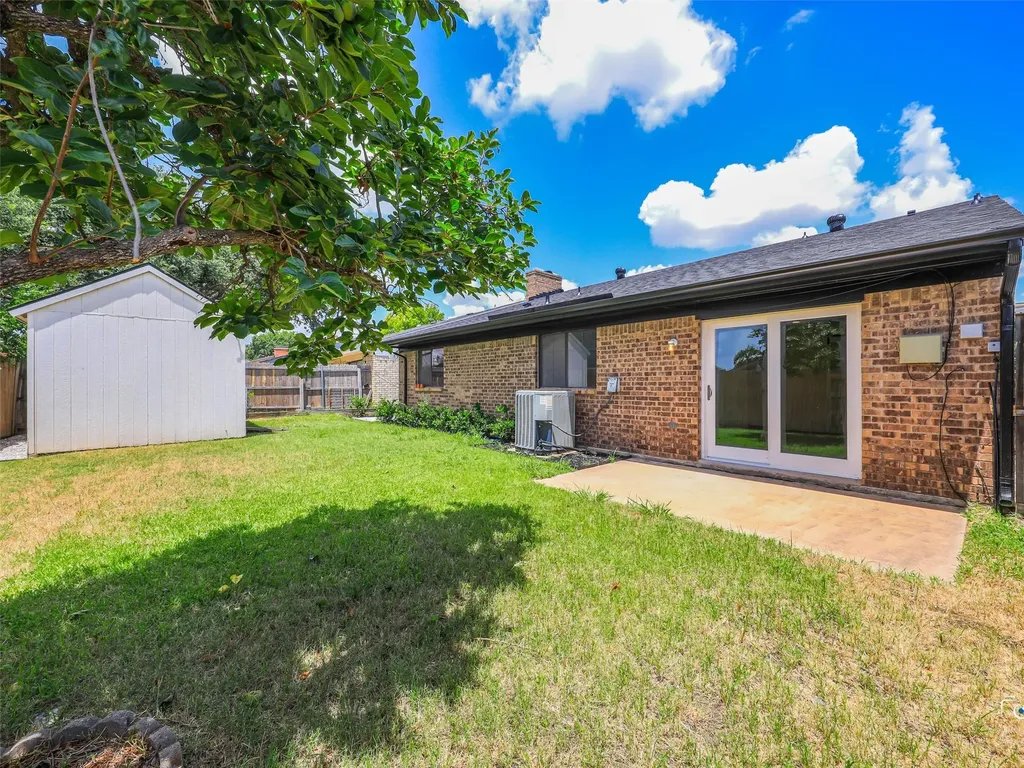 2212 Benbrook Drive Carrollton TX 75007