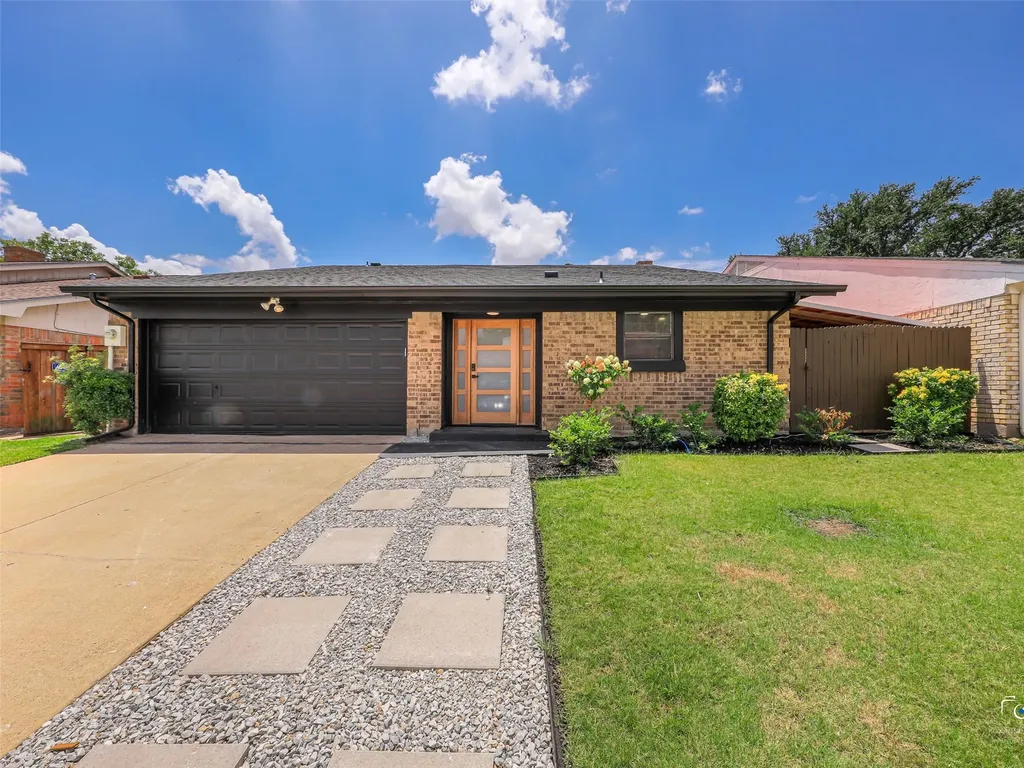 2212 Benbrook Drive Carrollton TX 75007