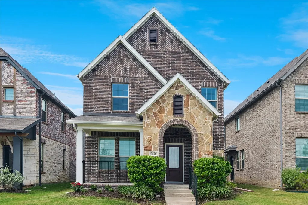 7526 Ezra Mews Rowlett TX 75089