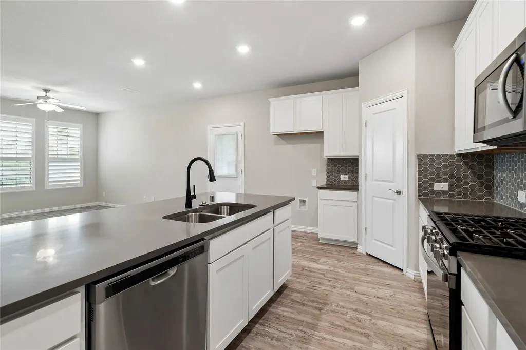 7526 Ezra Mews Rowlett TX 75089