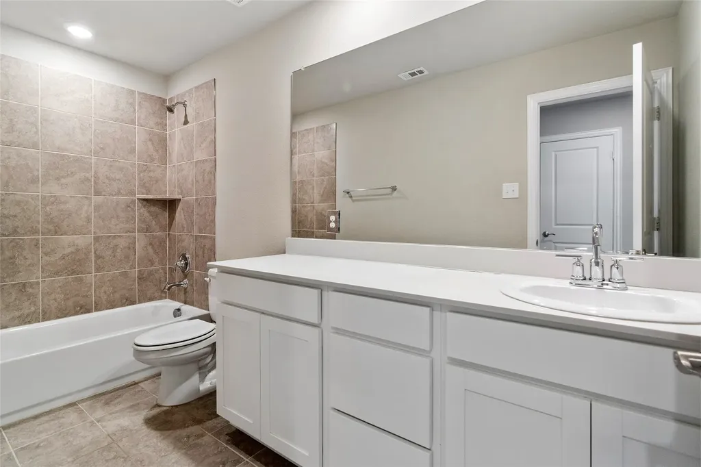 7526 Ezra Mews Rowlett TX 75089