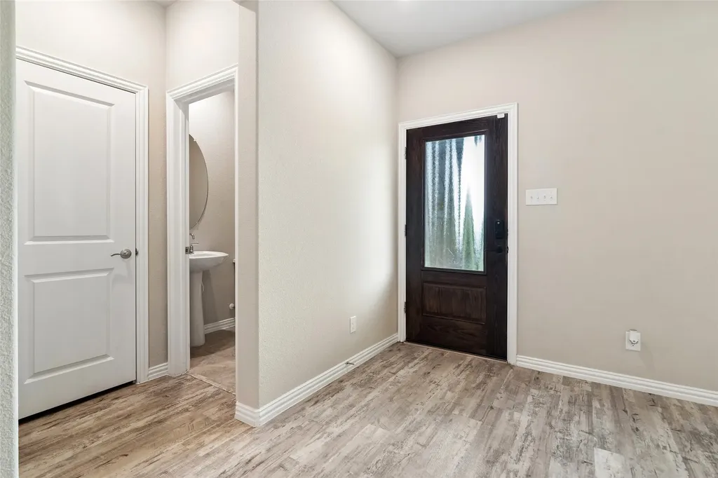 7526 Ezra Mews Rowlett TX 75089