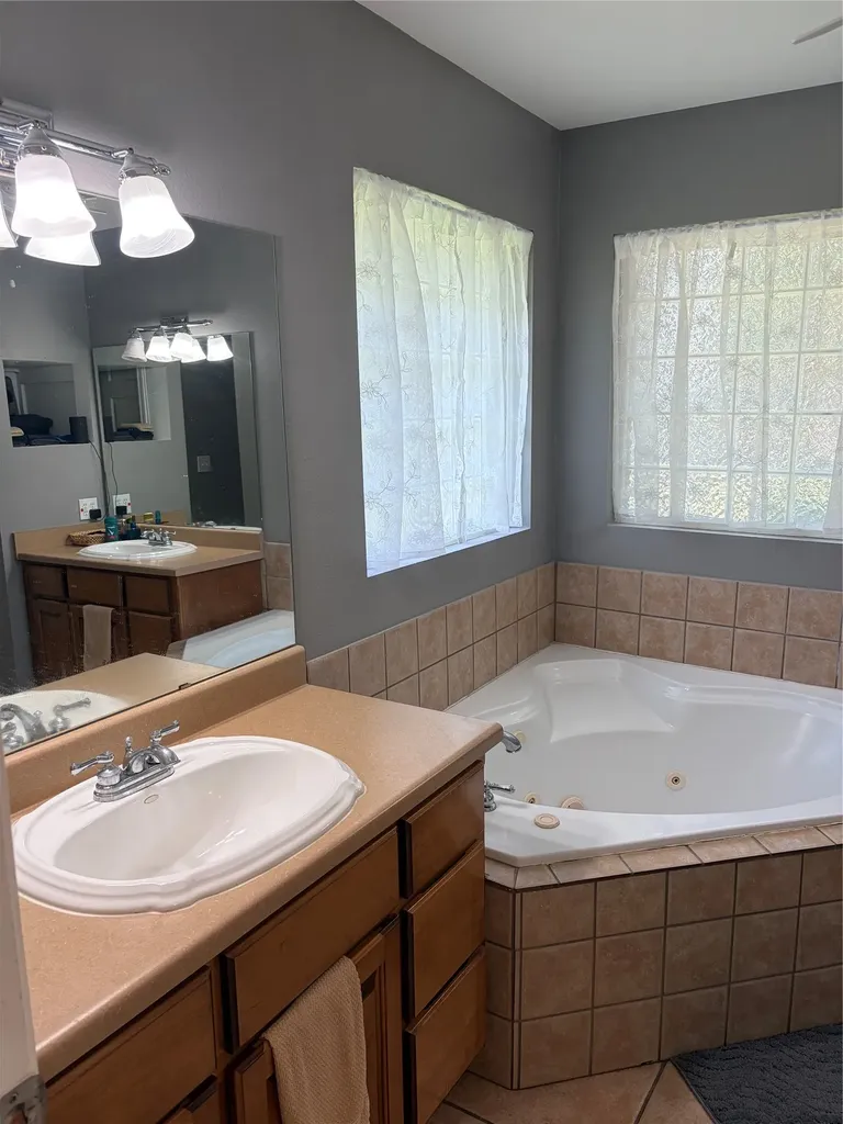 320 County Road 42560 Paris TX 75462