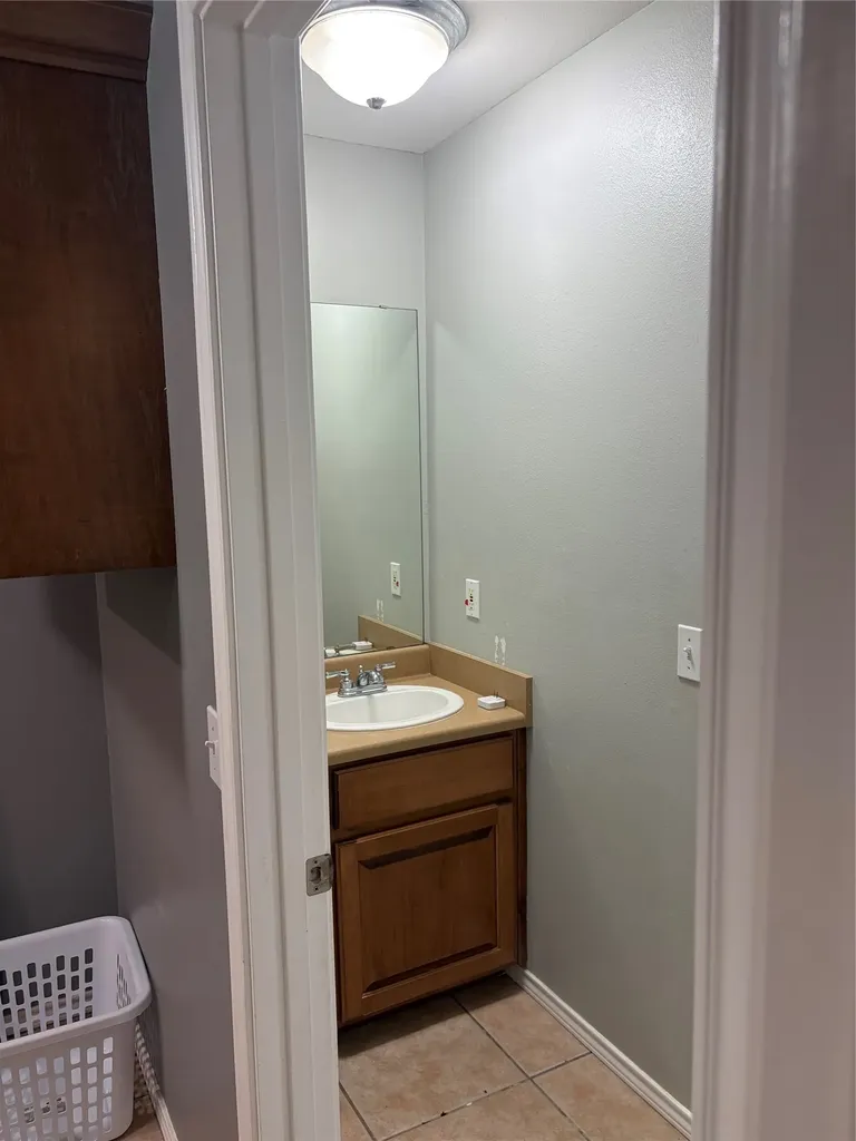 320 County Road 42560 Paris TX 75462