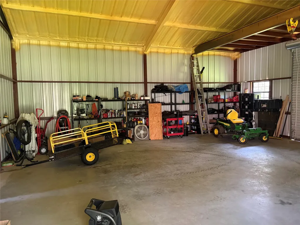 320 County Road 42560 Paris TX 75462