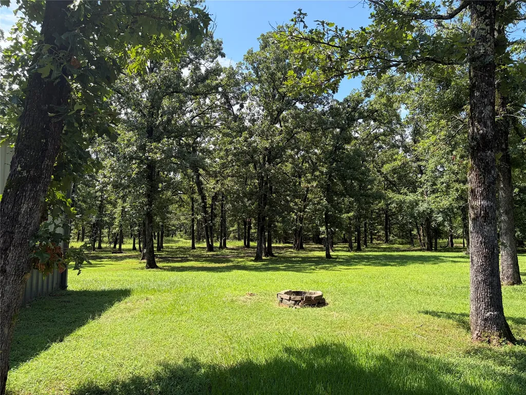 320 County Road 42560 Paris TX 75462