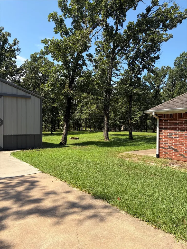 320 County Road 42560 Paris TX 75462