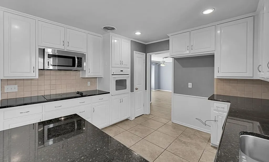 56 Sugar Creek Place Woodway TX 76712