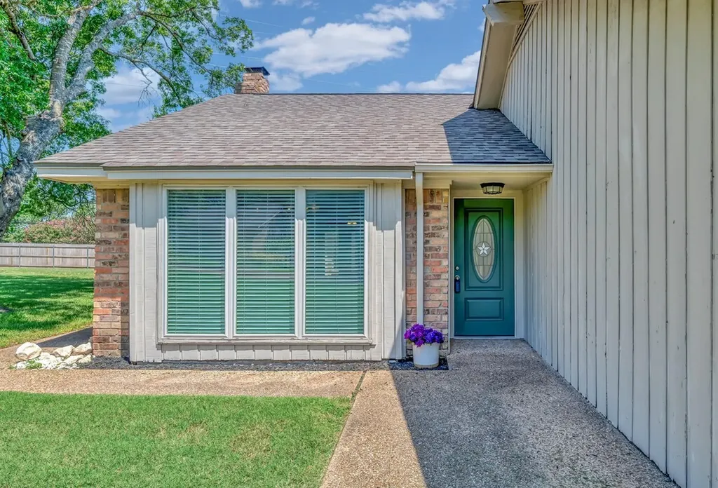 56 Sugar Creek Place Woodway TX 76712