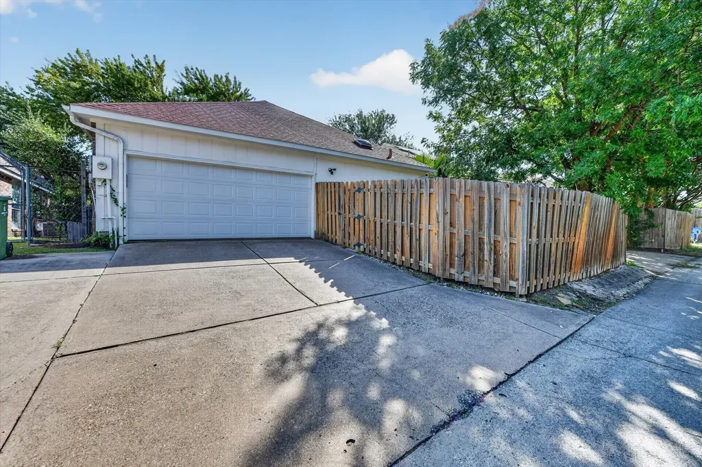 2136 Arbor Creek Drive Carrollton TX 75010