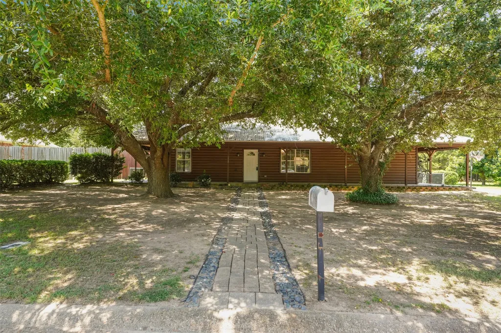 1112 Caprice Drive Grand Saline TX 75140
