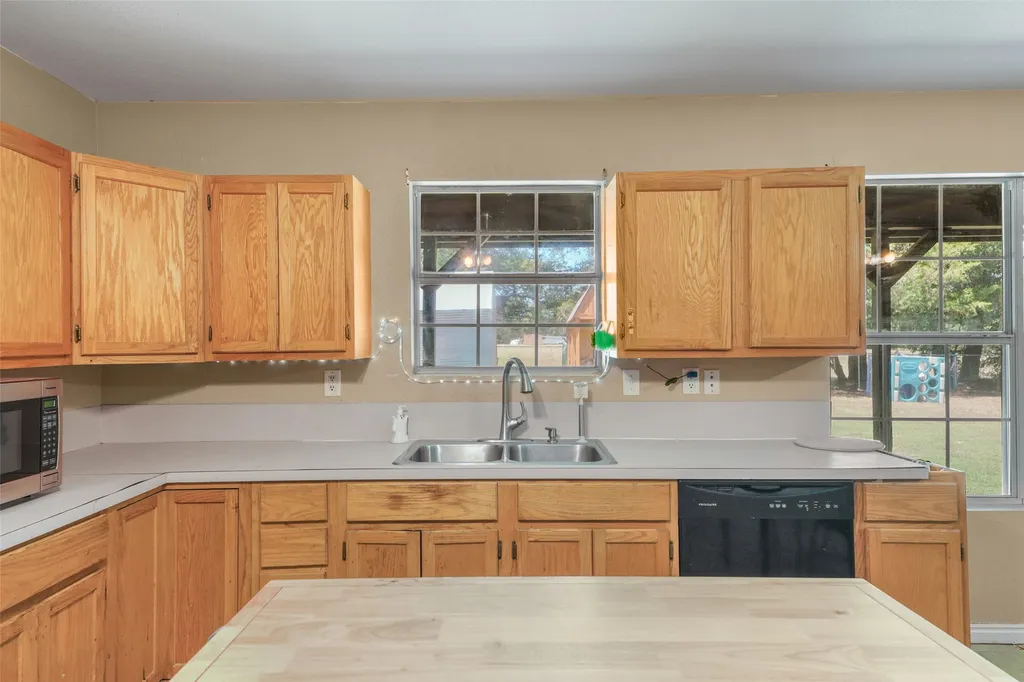 1112 Caprice Drive Grand Saline TX 75140