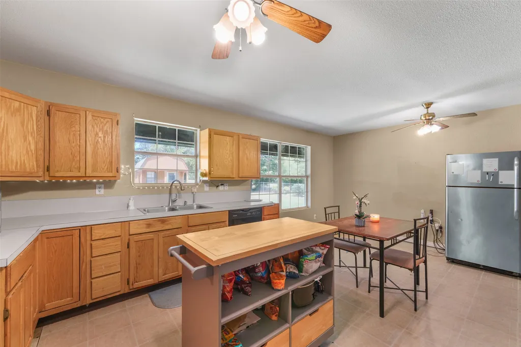 1112 Caprice Drive Grand Saline TX 75140
