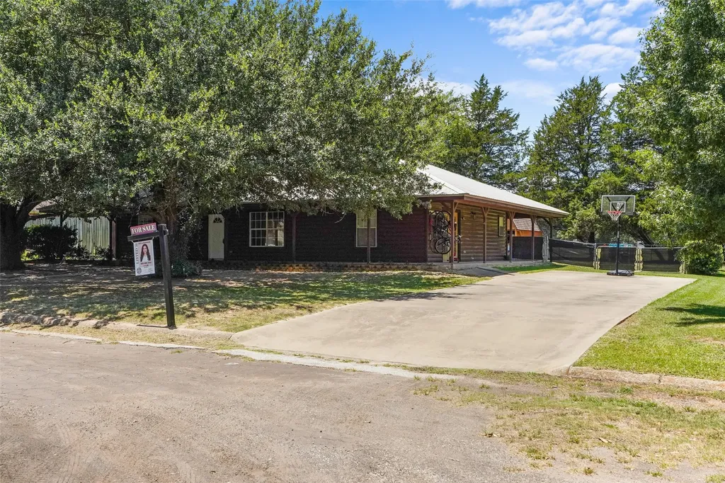 1112 Caprice Drive Grand Saline TX 75140