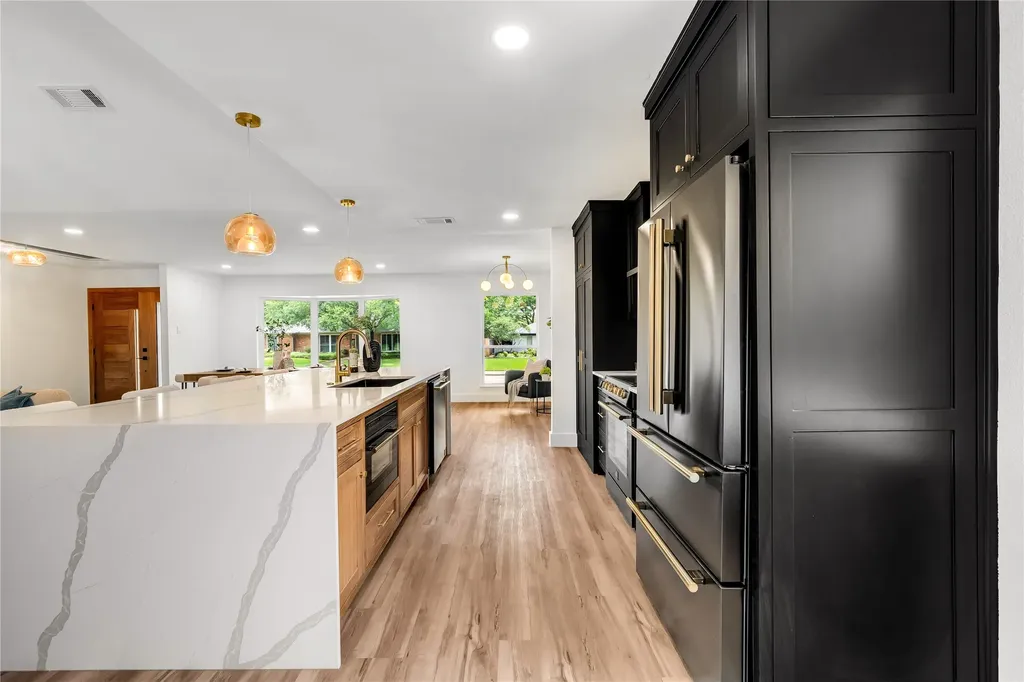 4109 Candlenut Lane Dallas TX 75244