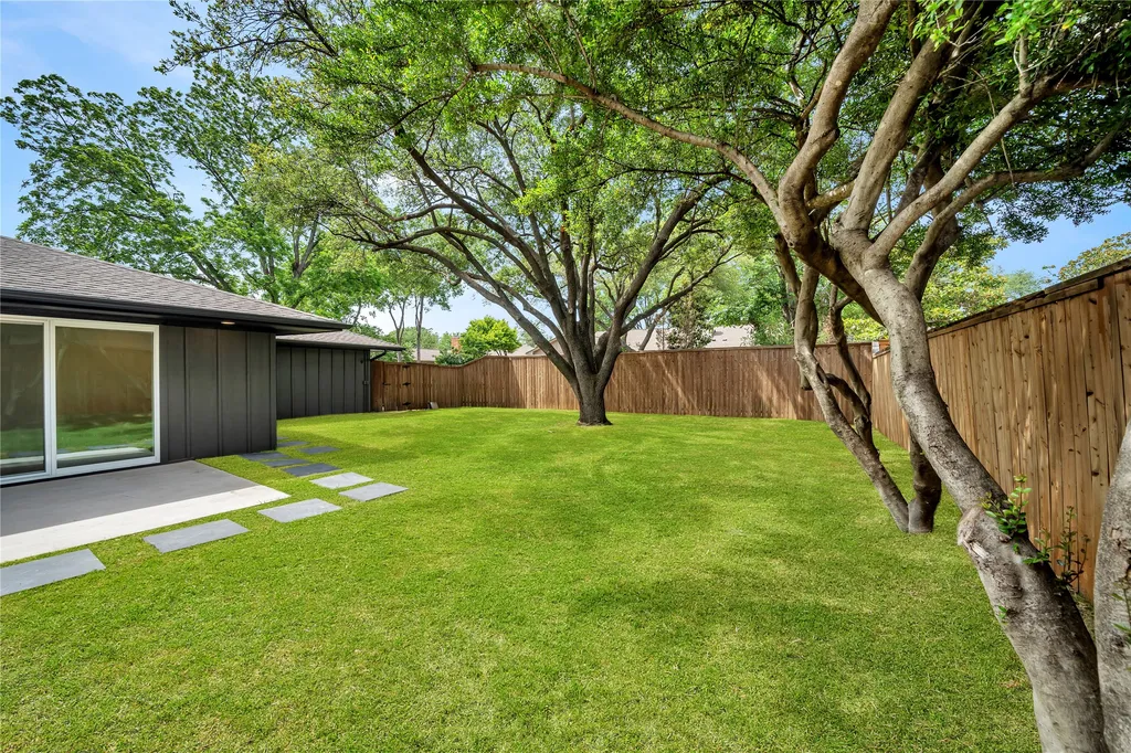 4109 Candlenut Lane Dallas TX 75244