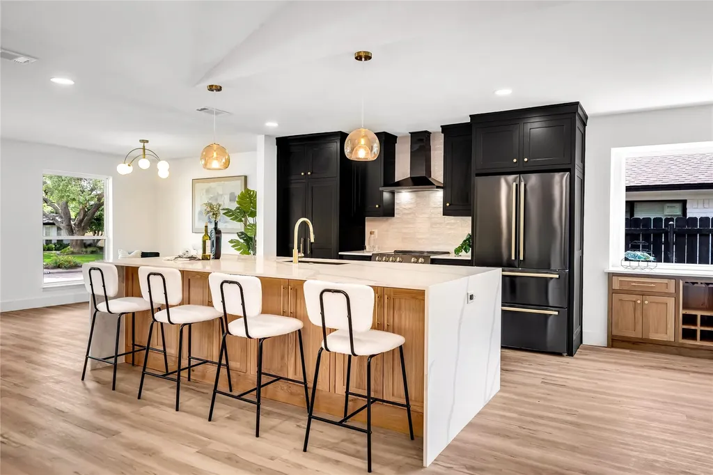 4109 Candlenut Lane Dallas TX 75244