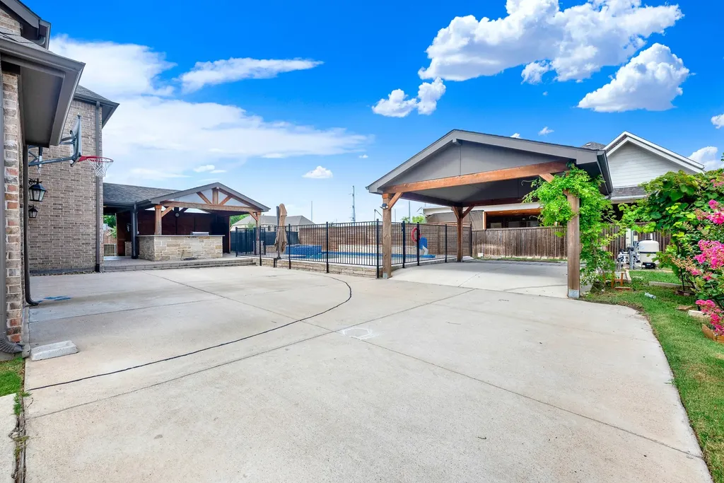 295 Crystal Cove Sunnyvale TX 75182