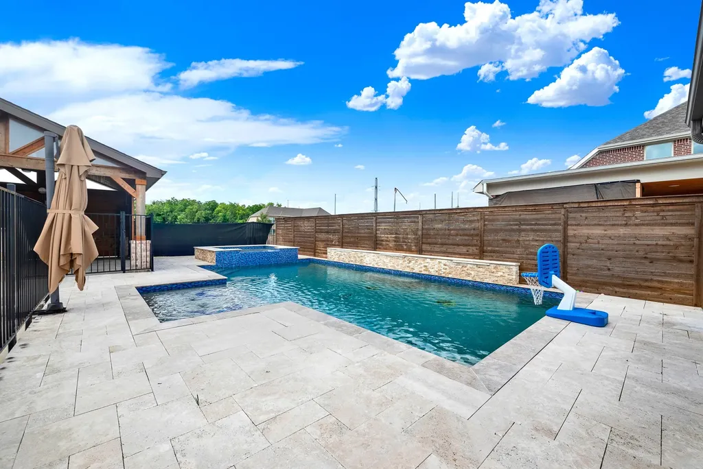 295 Crystal Cove Sunnyvale TX 75182