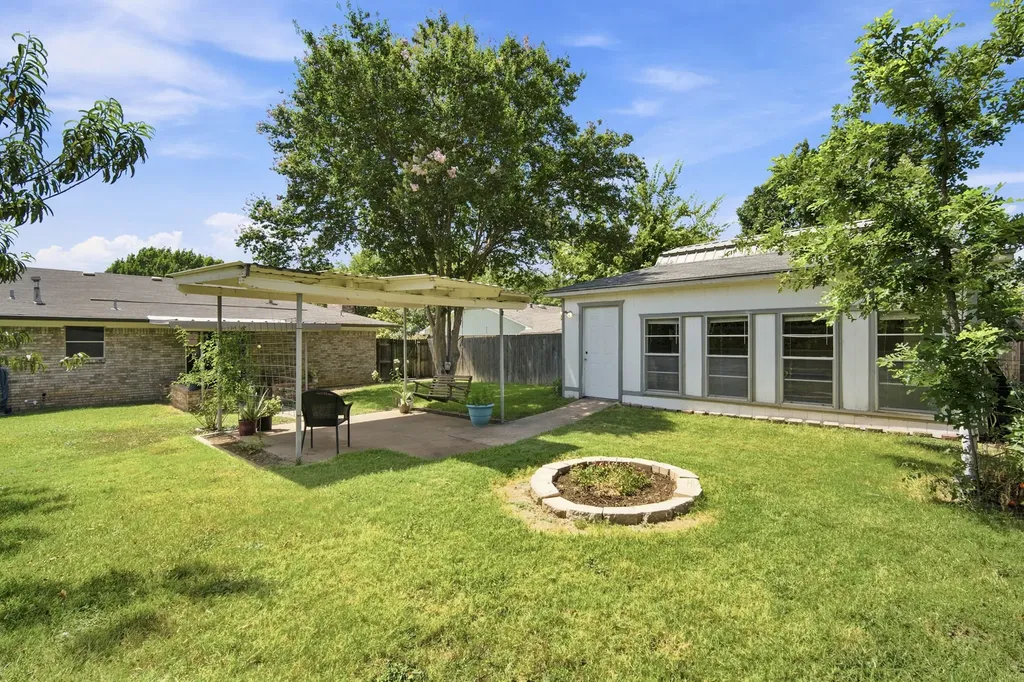 1508 Hillside Drive Midlothian TX 76065