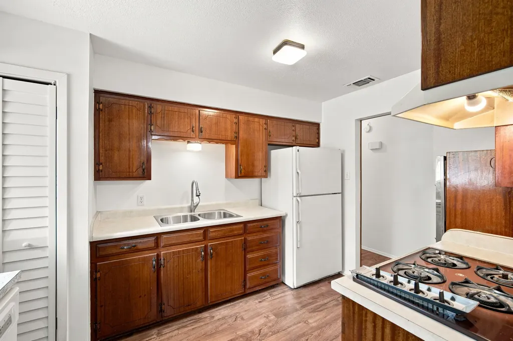 1508 Hillside Drive Midlothian TX 76065