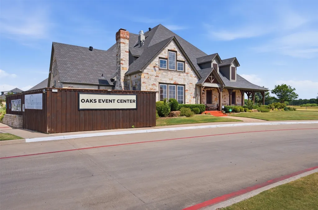 869 Thomas Crossing Drive Fort Worth TX 76028