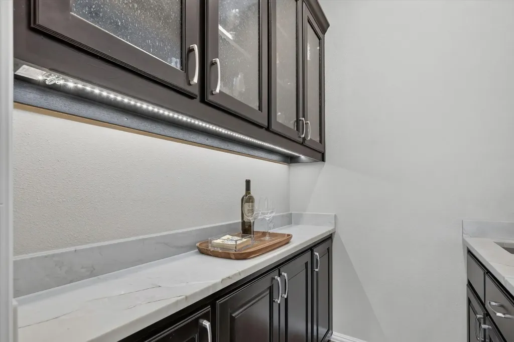 4827 Sandestin Drive Dallas TX 75287