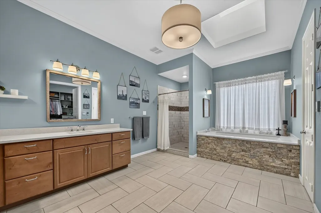 4827 Sandestin Drive Dallas TX 75287