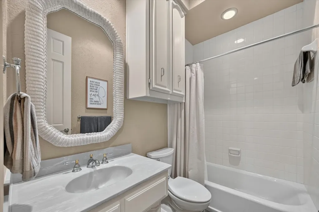 4827 Sandestin Drive Dallas TX 75287