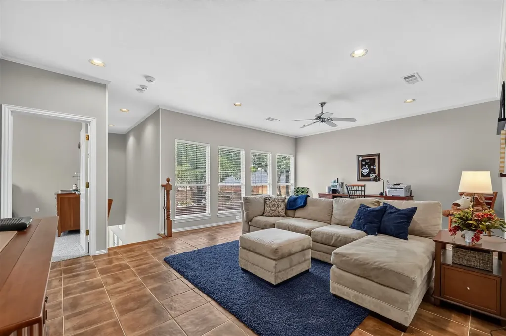 4827 Sandestin Drive Dallas TX 75287