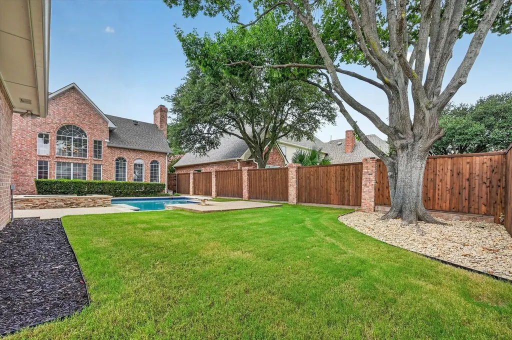 4827 Sandestin Drive Dallas TX 75287